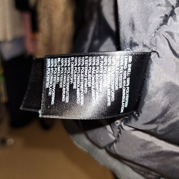 The North Face Girls Gray Hooded Jacket With Pink Accents - Picture 10 of 10